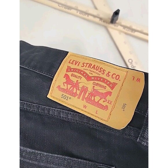 Levis 501 Jeans Mens 38x34 Straight Button Fly Black Cotton Mid Rise Distressed - Picture 14 of 16